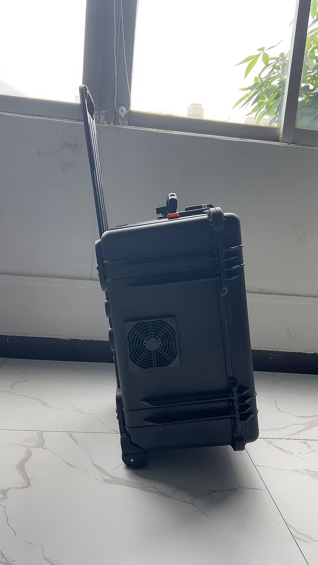 康马手拉箱型移动通信干扰器